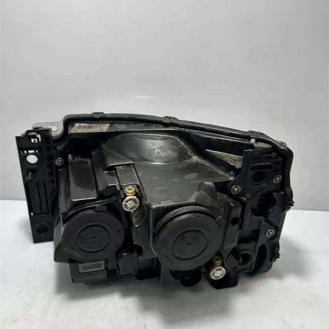 Proiettore destro con regolazione manuale