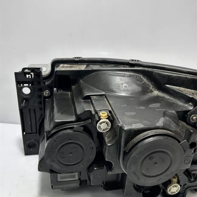 Proiettore destro con regolazione manuale