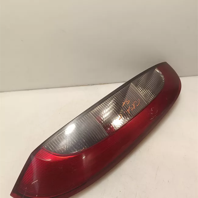 Fanale posteriore sinistro Rosso