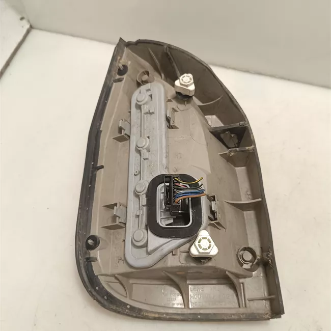 Fanale posteriore destro t.32123350>