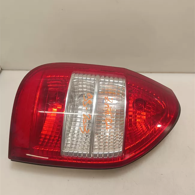 Fanale posteriore sinistro t.32123350>