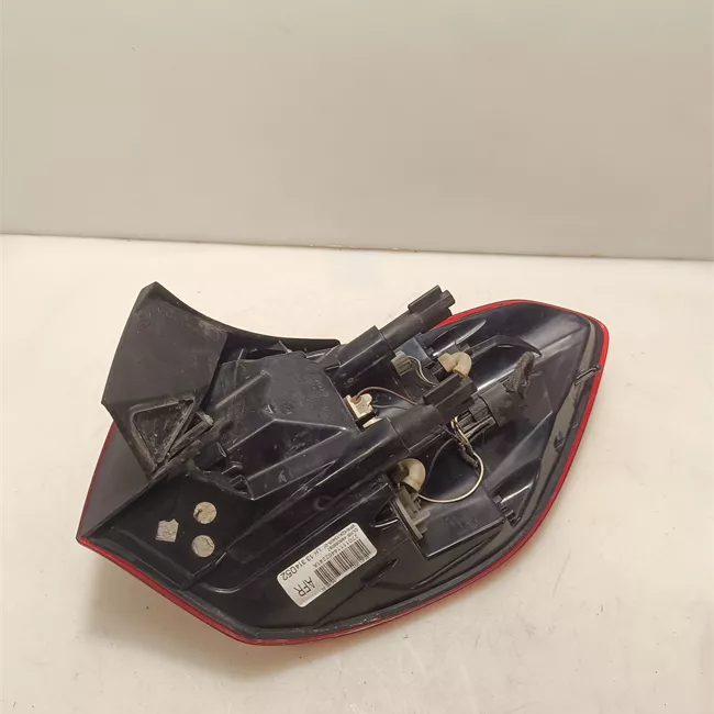 Fanale posteriore parte esterno sinistro Tinta scura