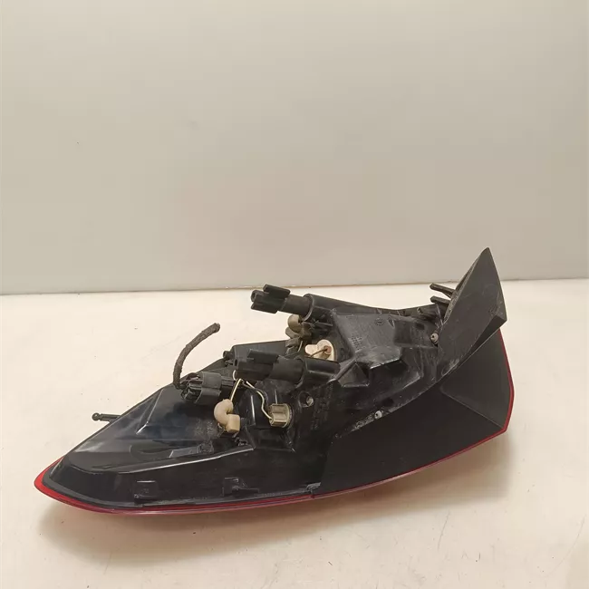 Fanale posteriore parte esterno sinistro Tinta scura