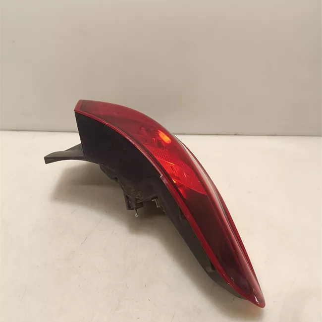 Fanale posteriore parte esterno sinistro Tinta scura