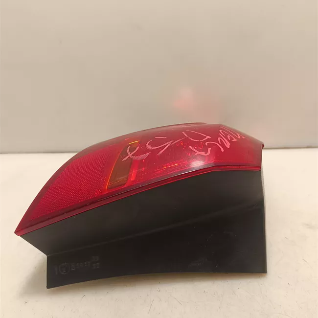 Fanale posteriore parte esterno sinistro