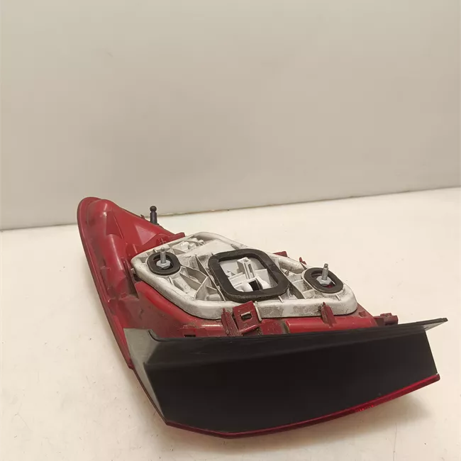 Fanale posteriore parte esterno sinistro