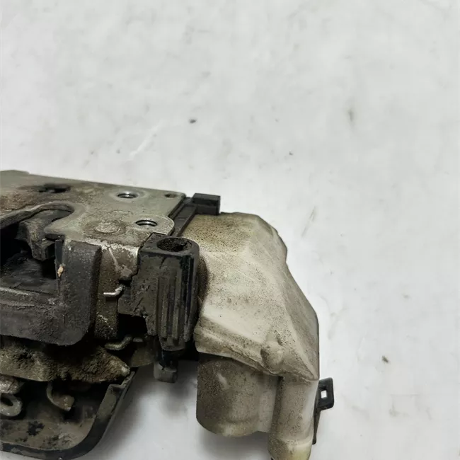 Serratura porta anteriore sinistra