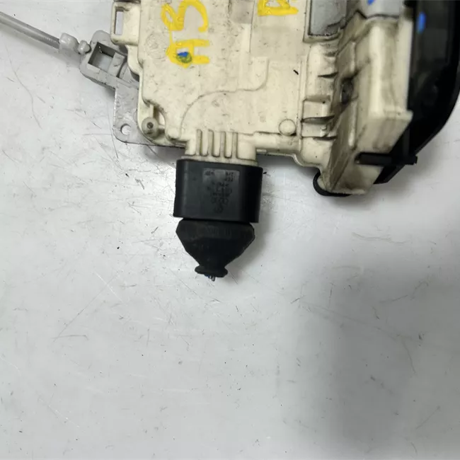 Serratura porta anteriore sinistra