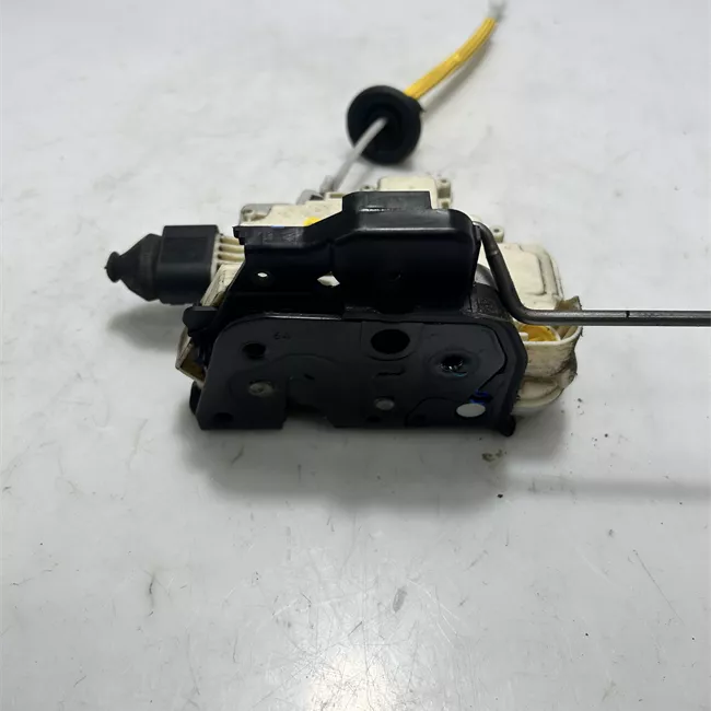 Serratura porta anteriore sinistra