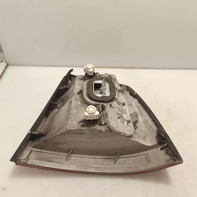 Fanale posteriore sinistro