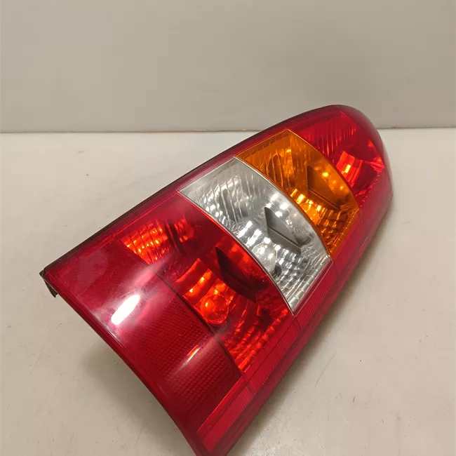 Fanale posteriore sinistro