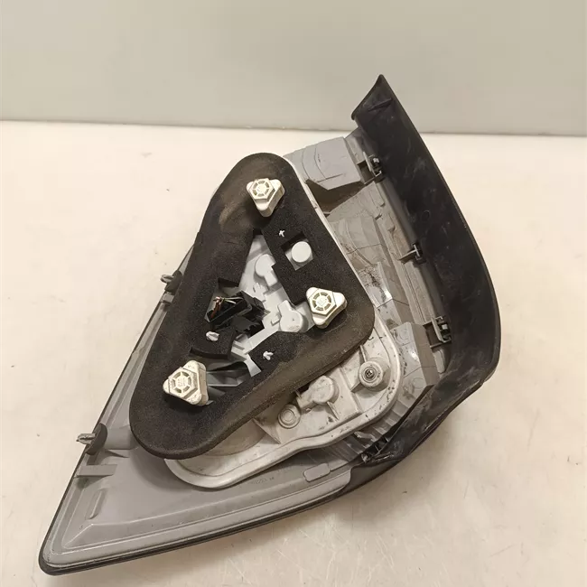 Fanale posteriore sinistro