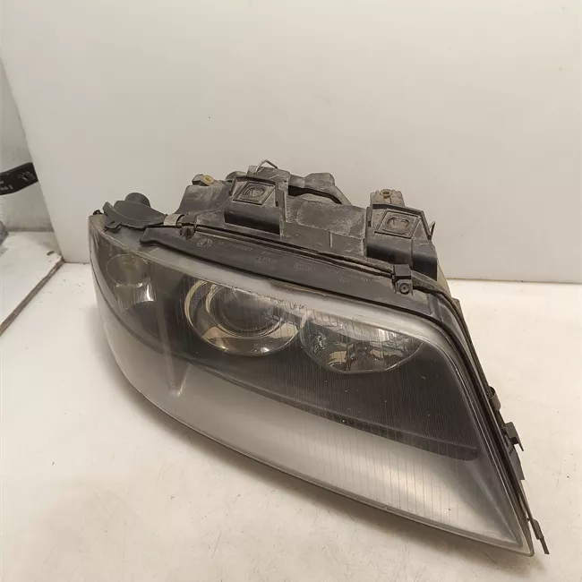 Proiettore destro Xenon