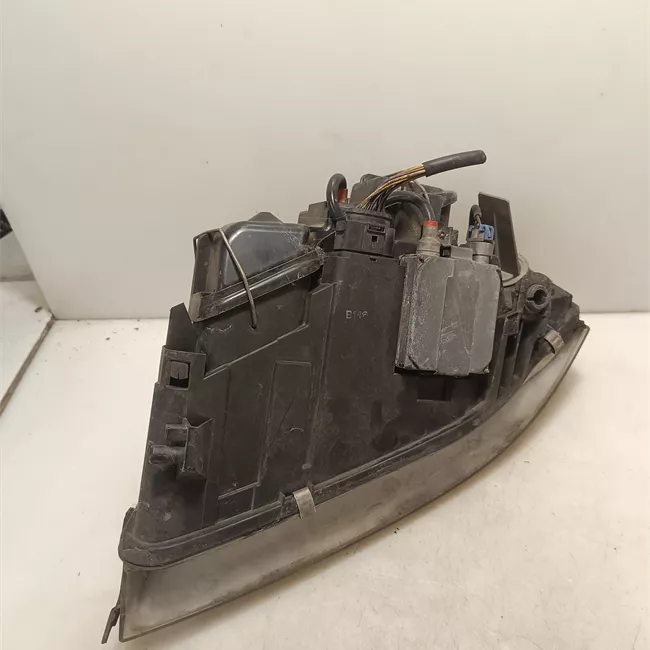 Proiettore destro Xenon