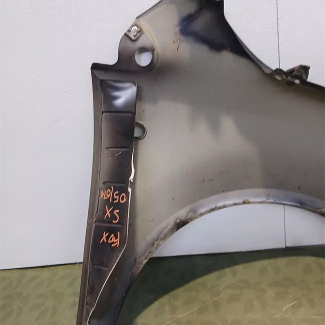 Parafango anteriore sinistro