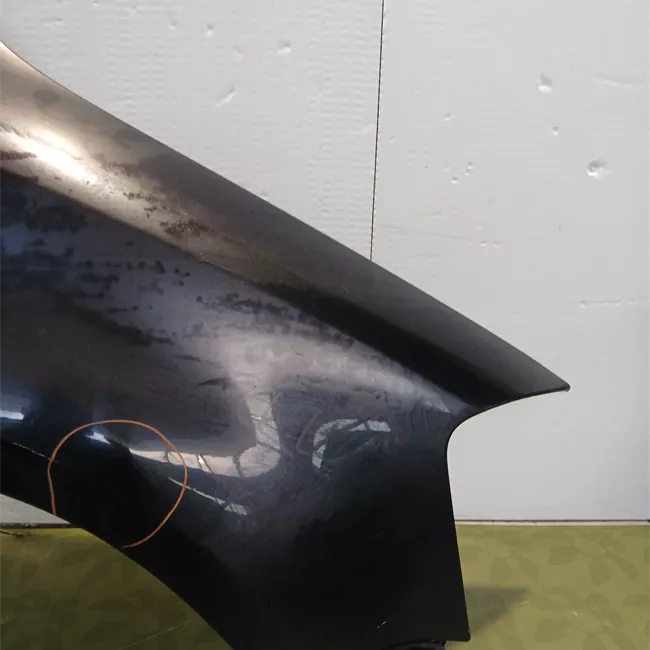 Parafango anteriore destro