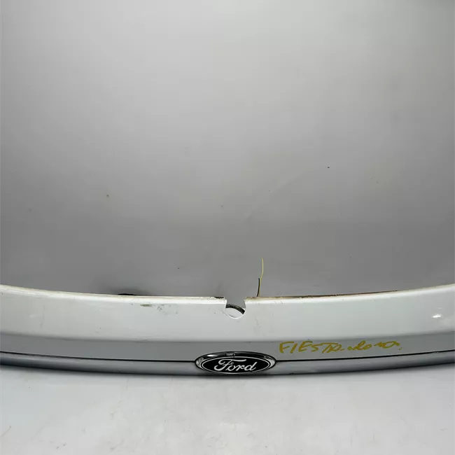 Maniglia portello posteriore con cromatura grigio polvere di luna