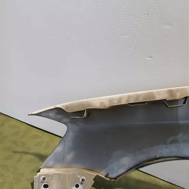 Parafango anteriore destro