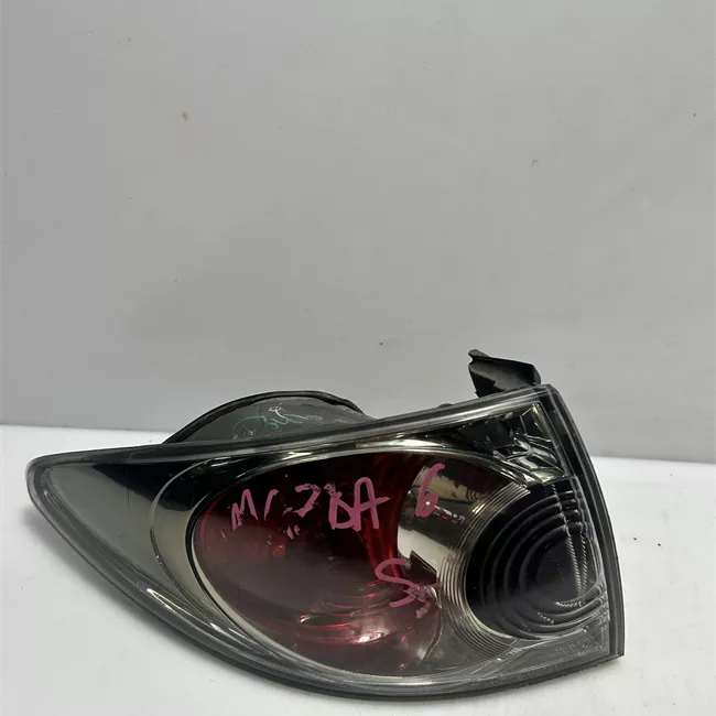 Fanale posteriore parte esterno sinistro