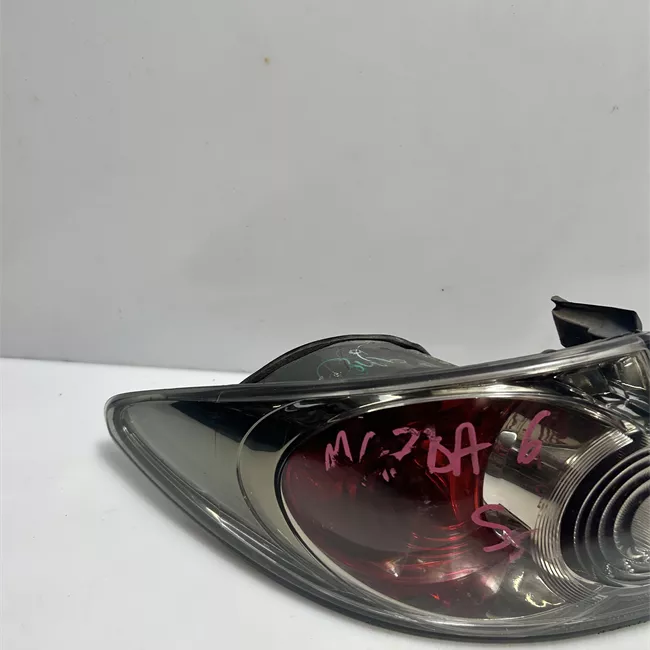 Fanale posteriore parte esterno sinistro