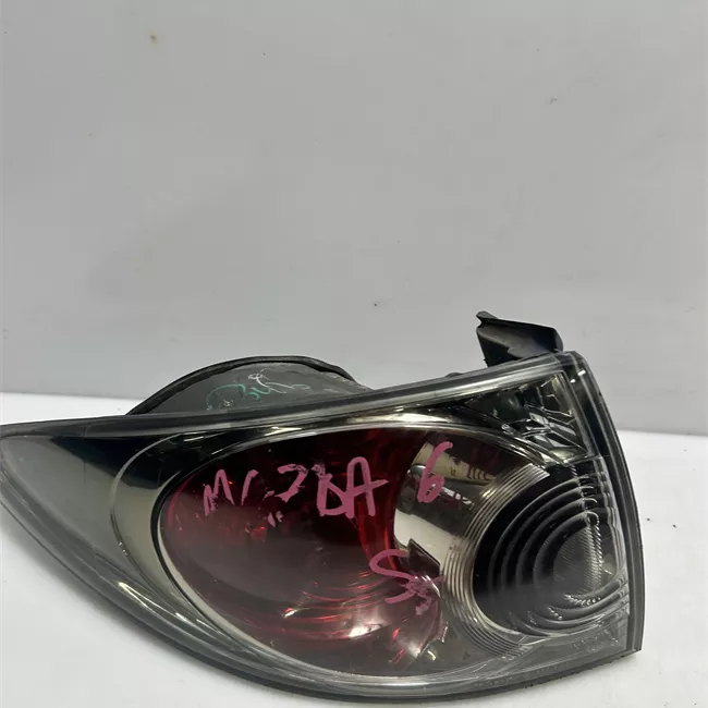 Fanale posteriore parte esterno sinistro