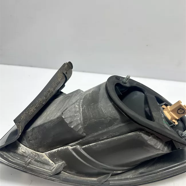 Fanale posteriore parte esterno sinistro