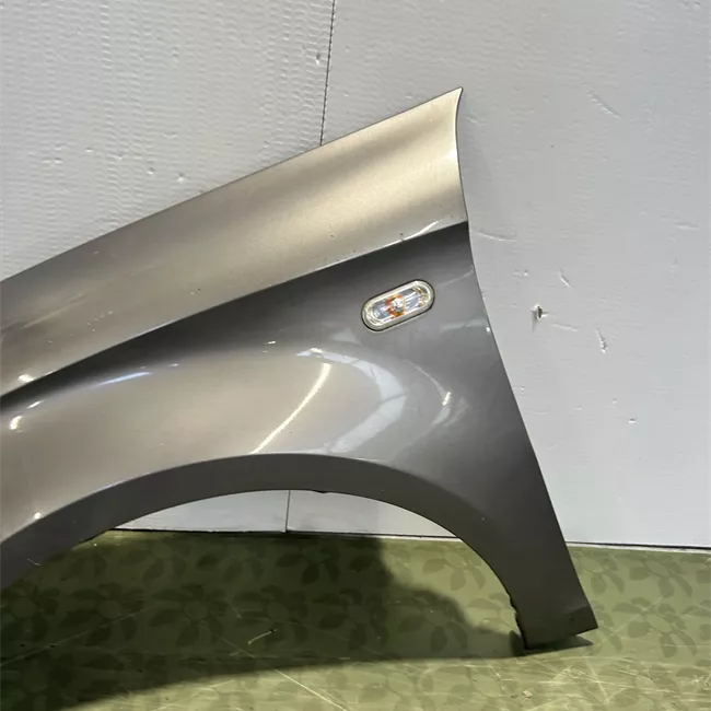 Parafango anteriore sinistro