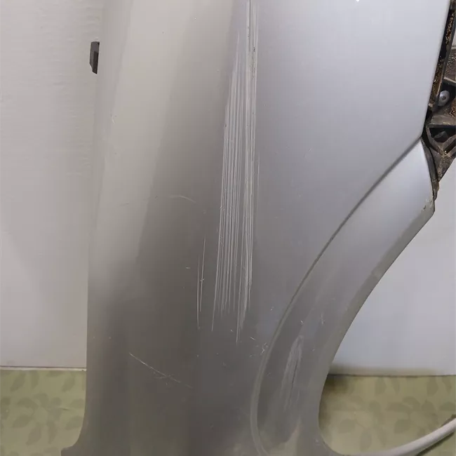 Parafango anteriore destro