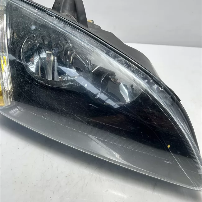 Proiettore destro con cornice finitura nera