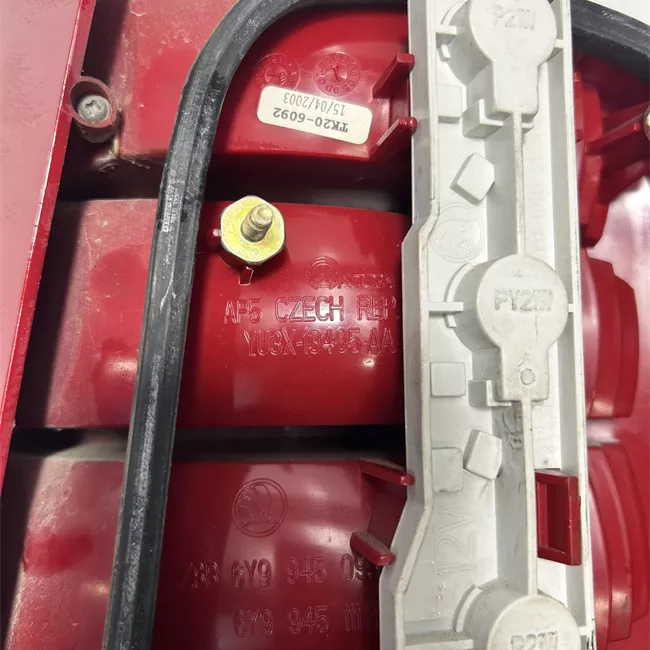 Fanale posteriore sinistro