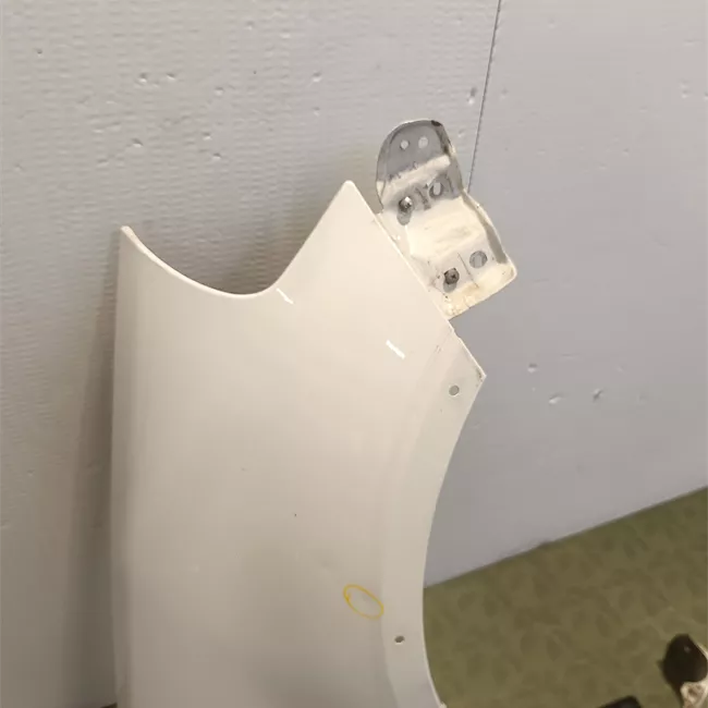 Parafango anteriore destro