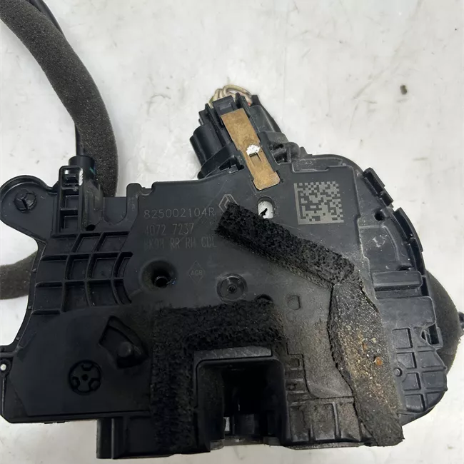 Serratura porta posteriore destra con bloccaggio elettromagnetico