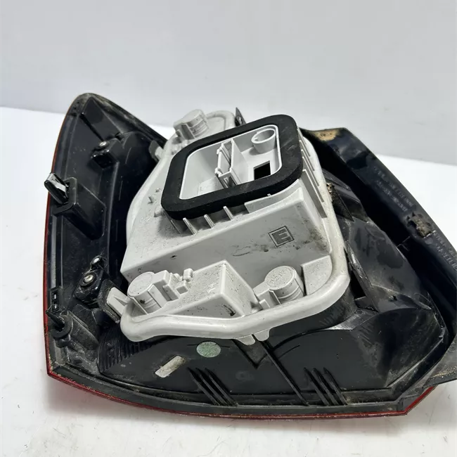 Fanale posteriore destro AL