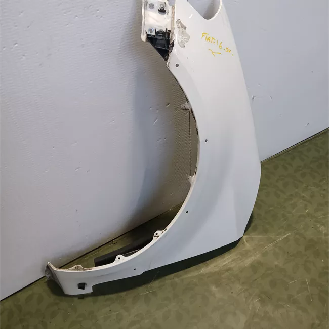 Parafango anteriore sinistro