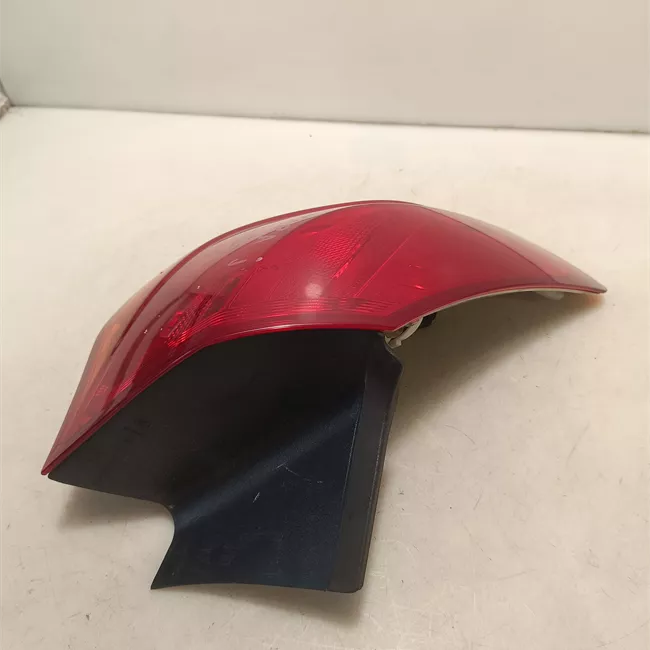 Fanale posteriore parte esterno sinistro