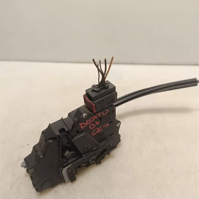 Serratura porta anteriore destra