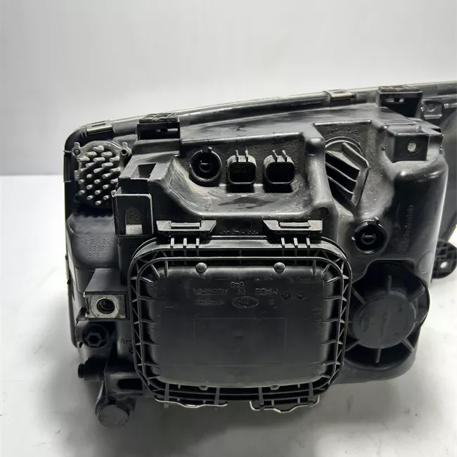 Proiettore con fanalino anteriore destro con regolazione