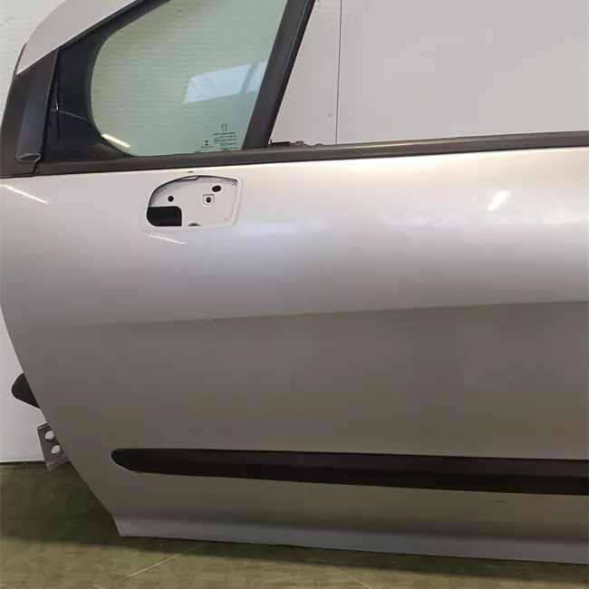 Porta anteriore sinistra