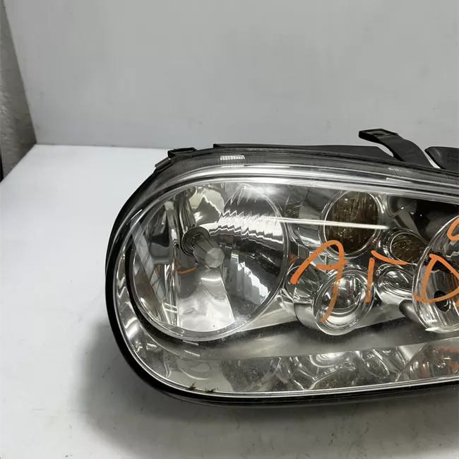 Proiettore destro Hella