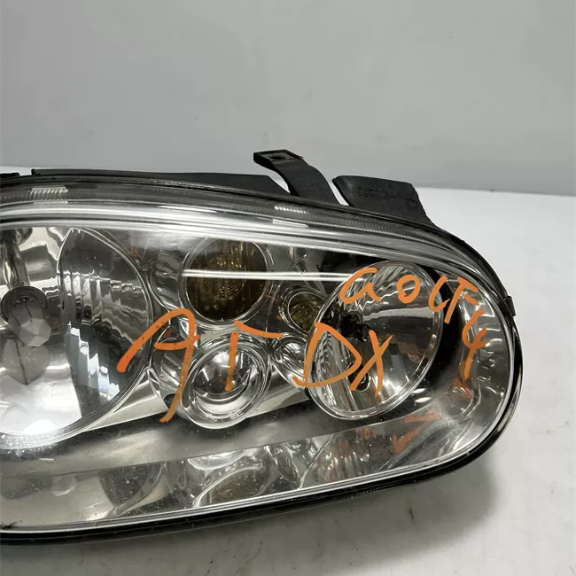 Proiettore destro Hella