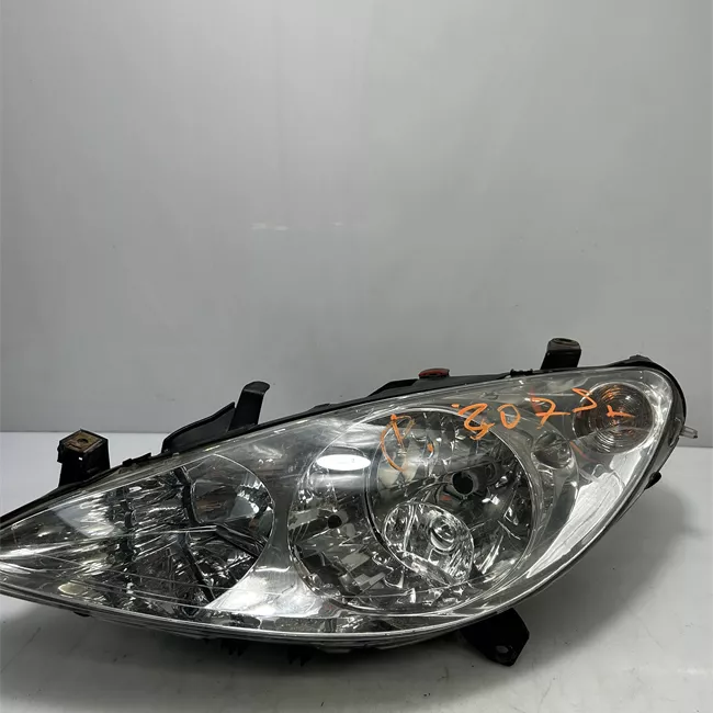 Proiettore sinistro senza fendinebbia Valeo