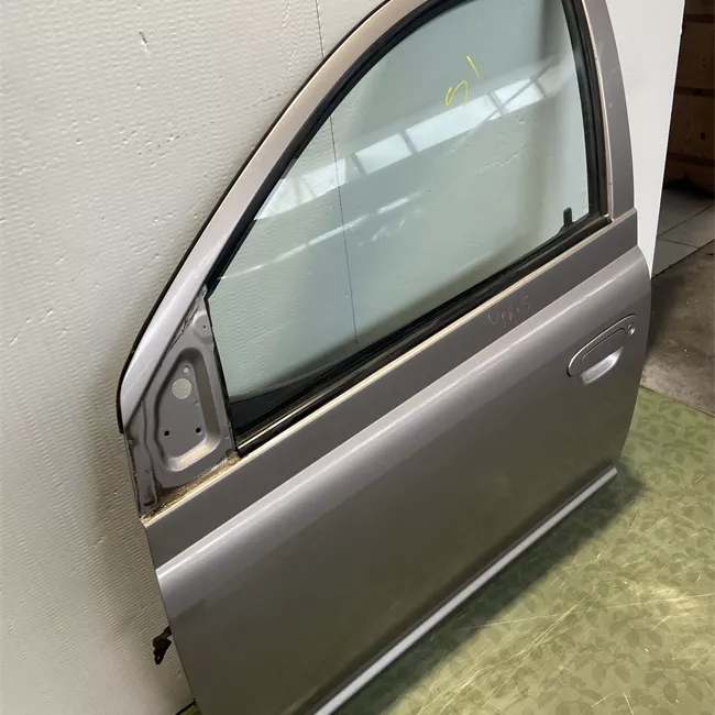 Porta anteriore sinistra