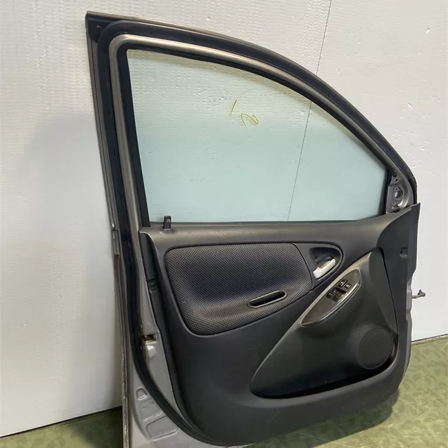 Porta anteriore sinistra