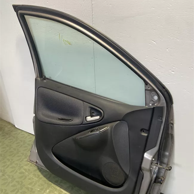 Porta anteriore sinistra