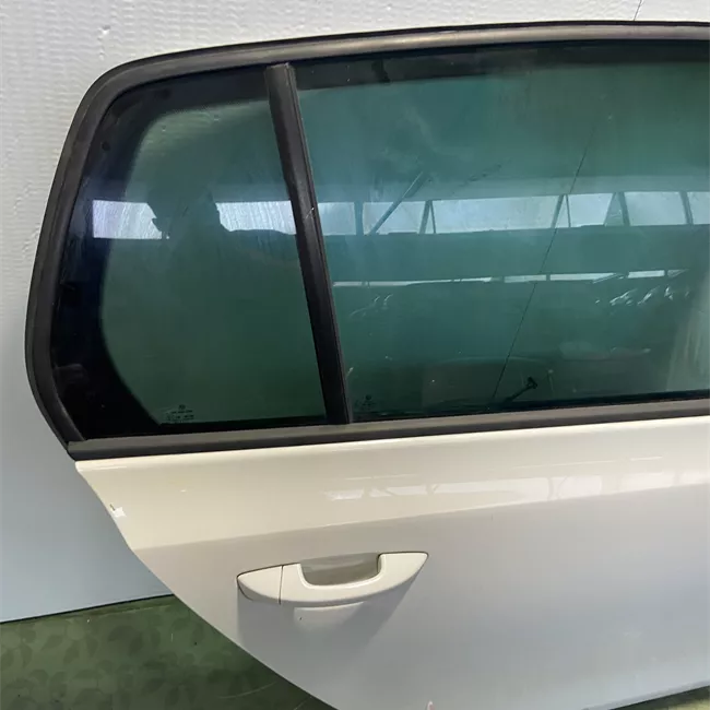 Porta posteriore destra