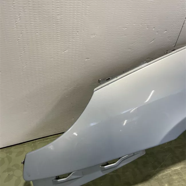 Parafango anteriore sinistro