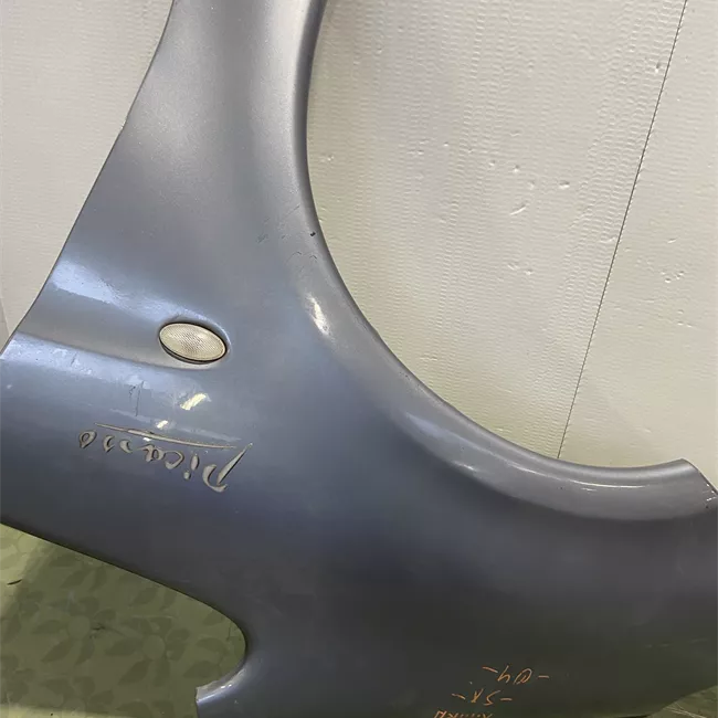 Parafango anteriore sinistro