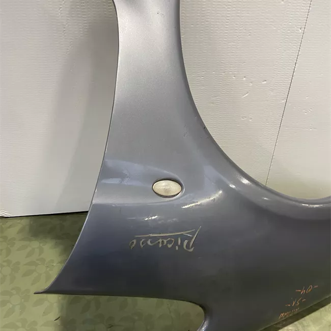 Parafango anteriore sinistro