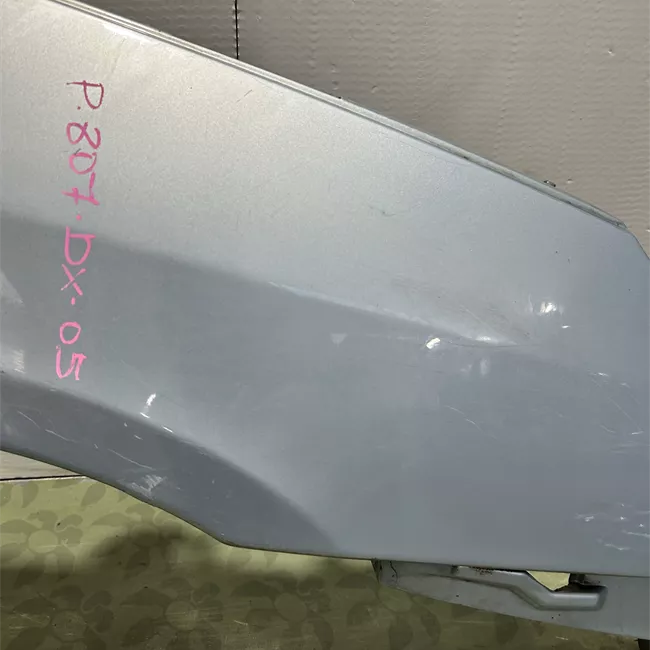 Parafango anteriore destro