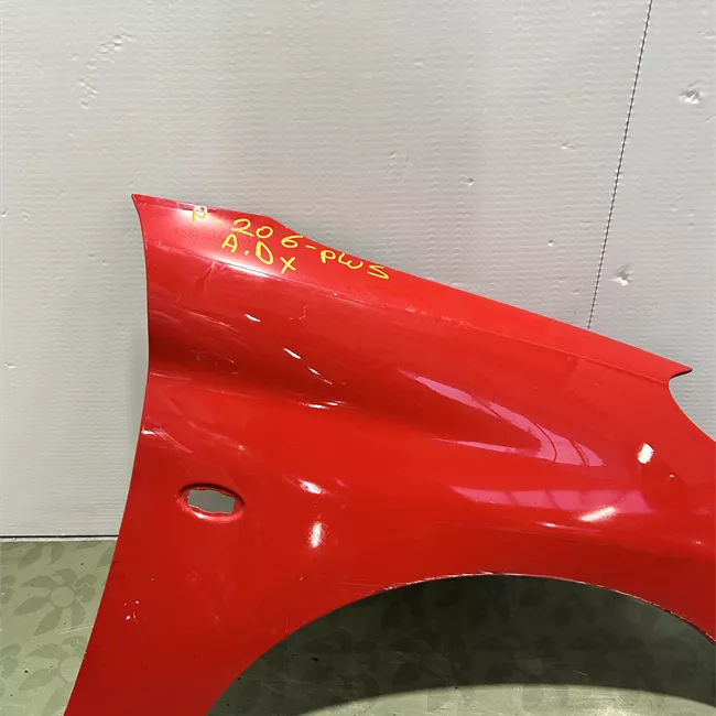 Parafango anteriore destro